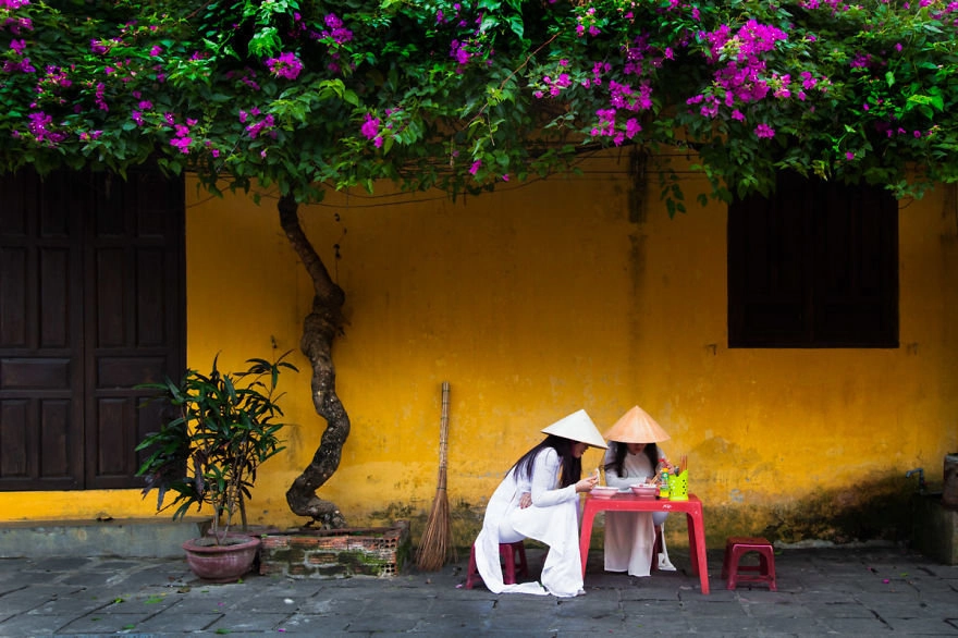 Hội An ta còn em trở lại như lời hẹn trong gió chiều