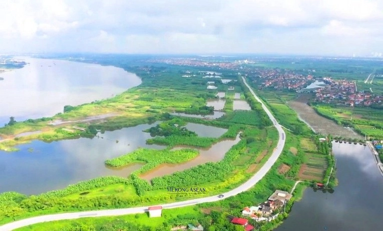 Qua sông Hồng đỏ mắt nhớ Hưng Yên mỗi chiều thu
