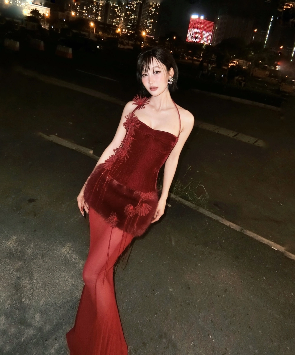 Chiêm ngưỡng gái xinh ảnh mạng, phong cách rực rỡ và trendy