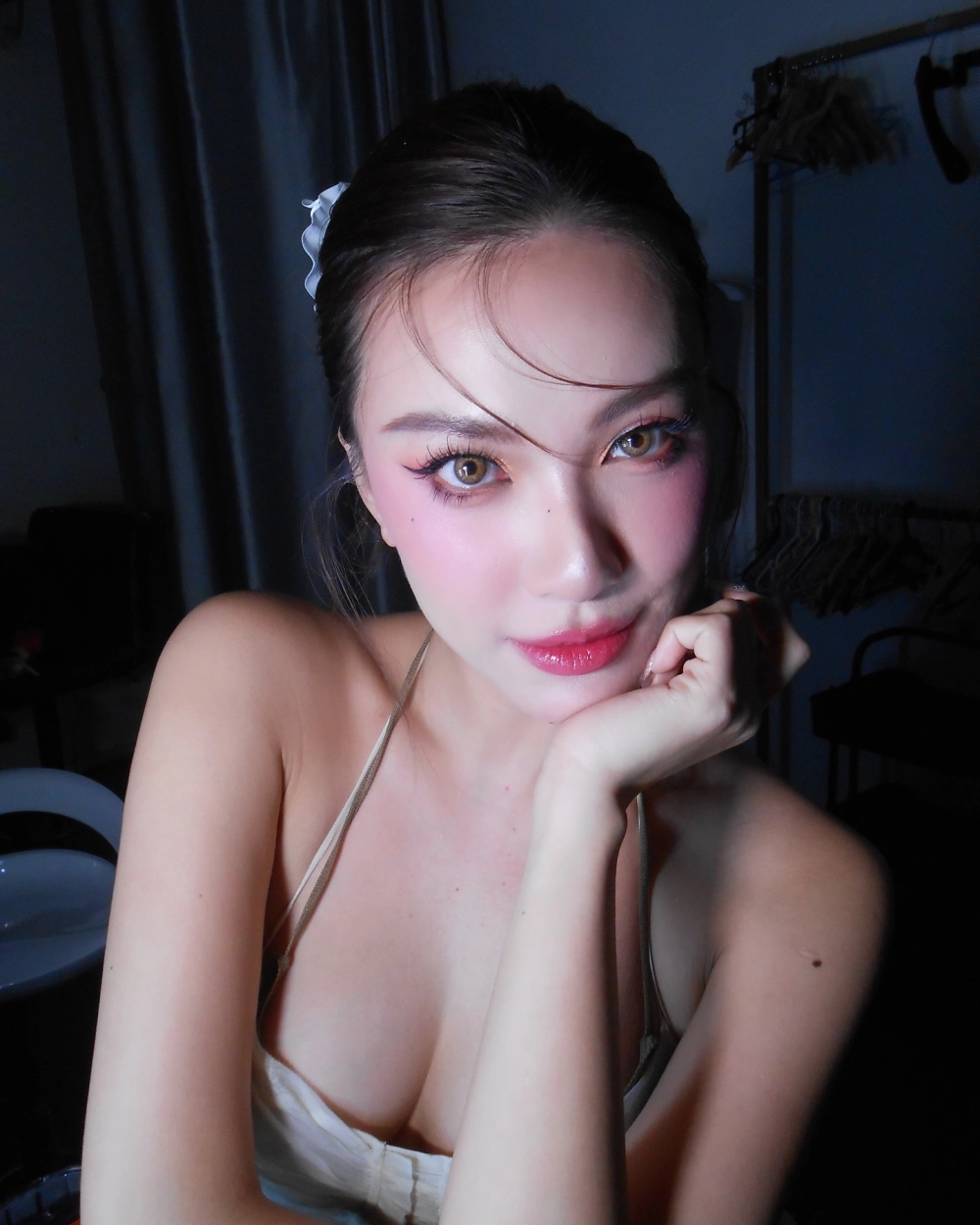 Thưởng thức gái đẹp 2k9, nhan sắc tươi trẻ và quyến rũ