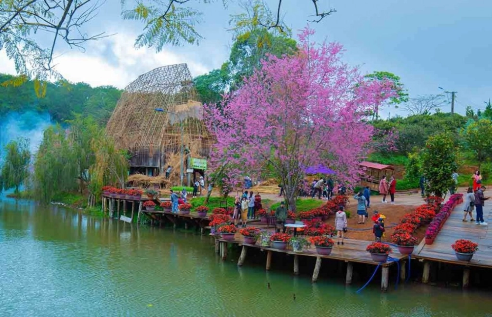 Xuân về phố núi đẹp hơn trong thơ về Kon Tum