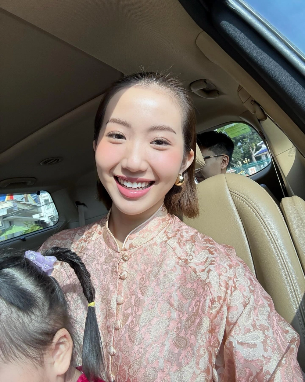 Lê Thị Khánh Huyền 2004 tiktoker trẻ tuổi cưới chồng 18 tuổi 