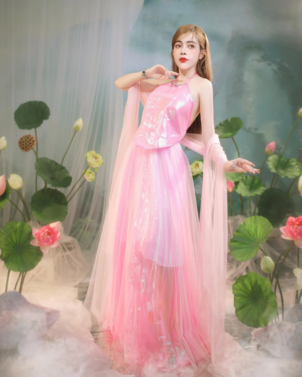 Ngắm gái xinh Việt Nam dự tiệc sang trọng, phong cách lịch lãm