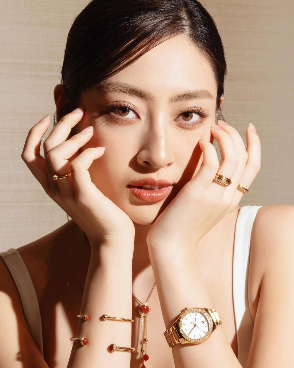 Nhìn lại khoảnh khắc đăng quang của Hoa hậu Lương Thùy Linh 2019