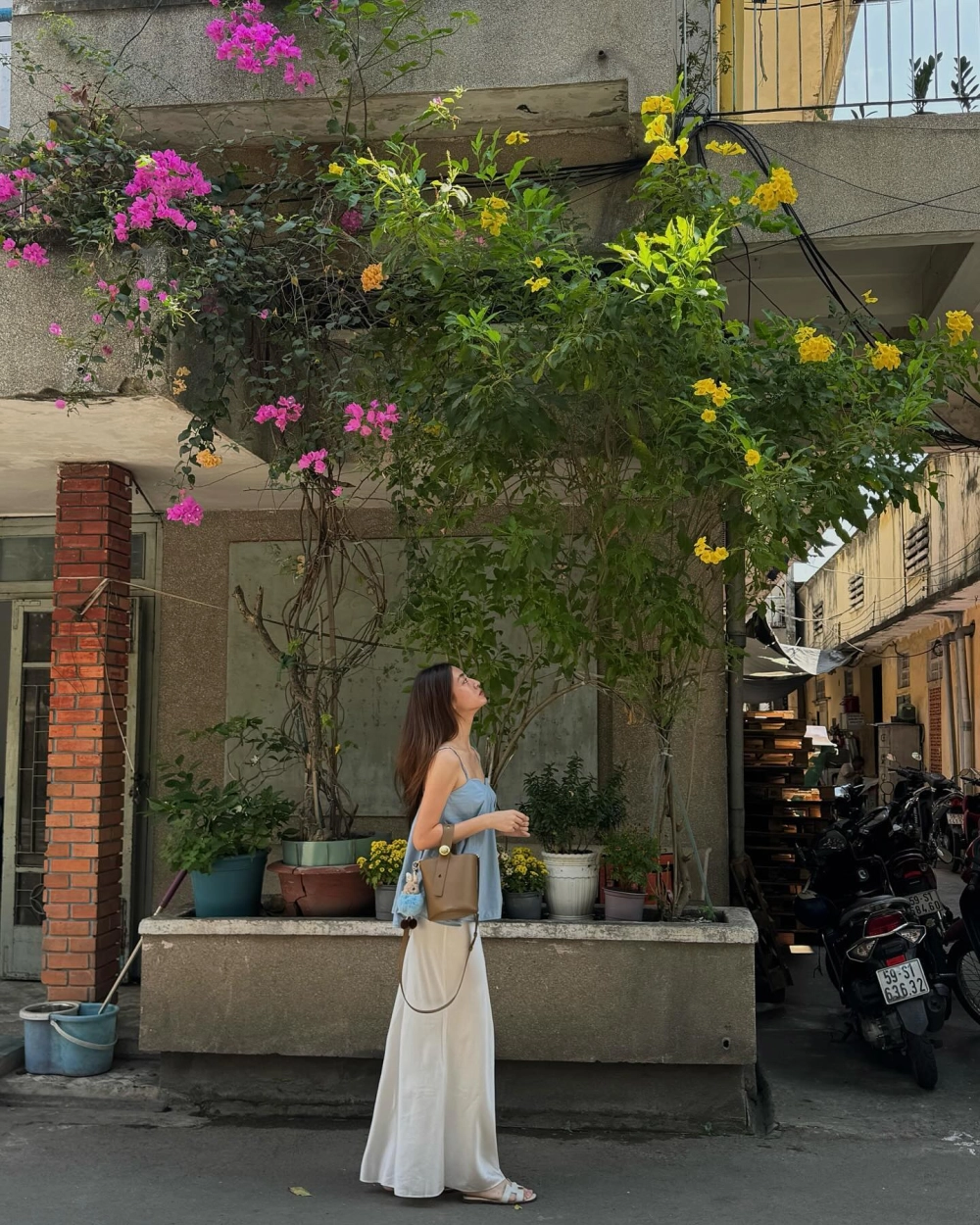 Hoa hậu Lương Thùy Linh tỏa sáng với thần thái cuốn hút