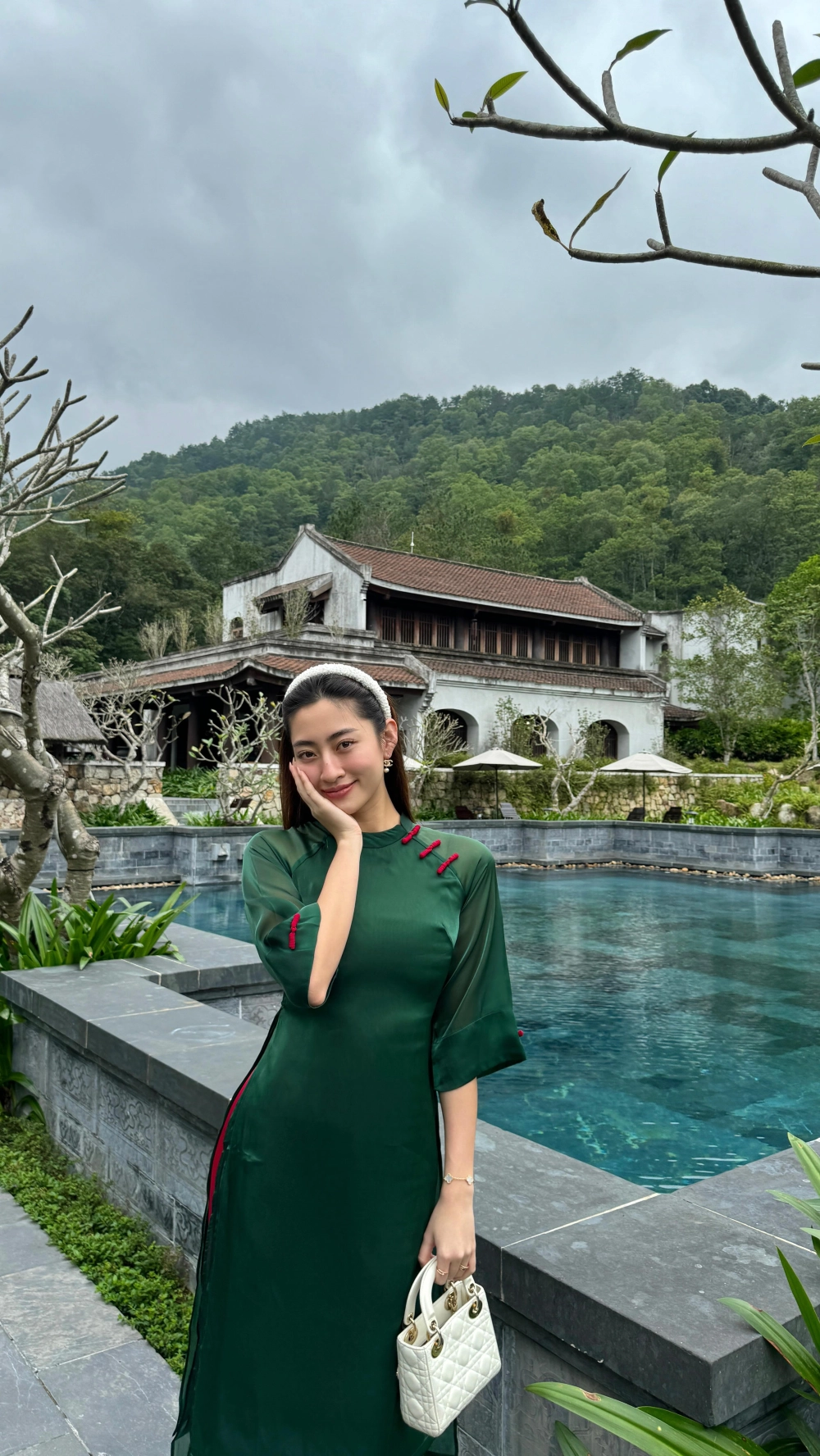 Thần sắc rạng ngời của Lương Thùy Linh thi hoa hậu the giới khiến khán giả trầm trồ