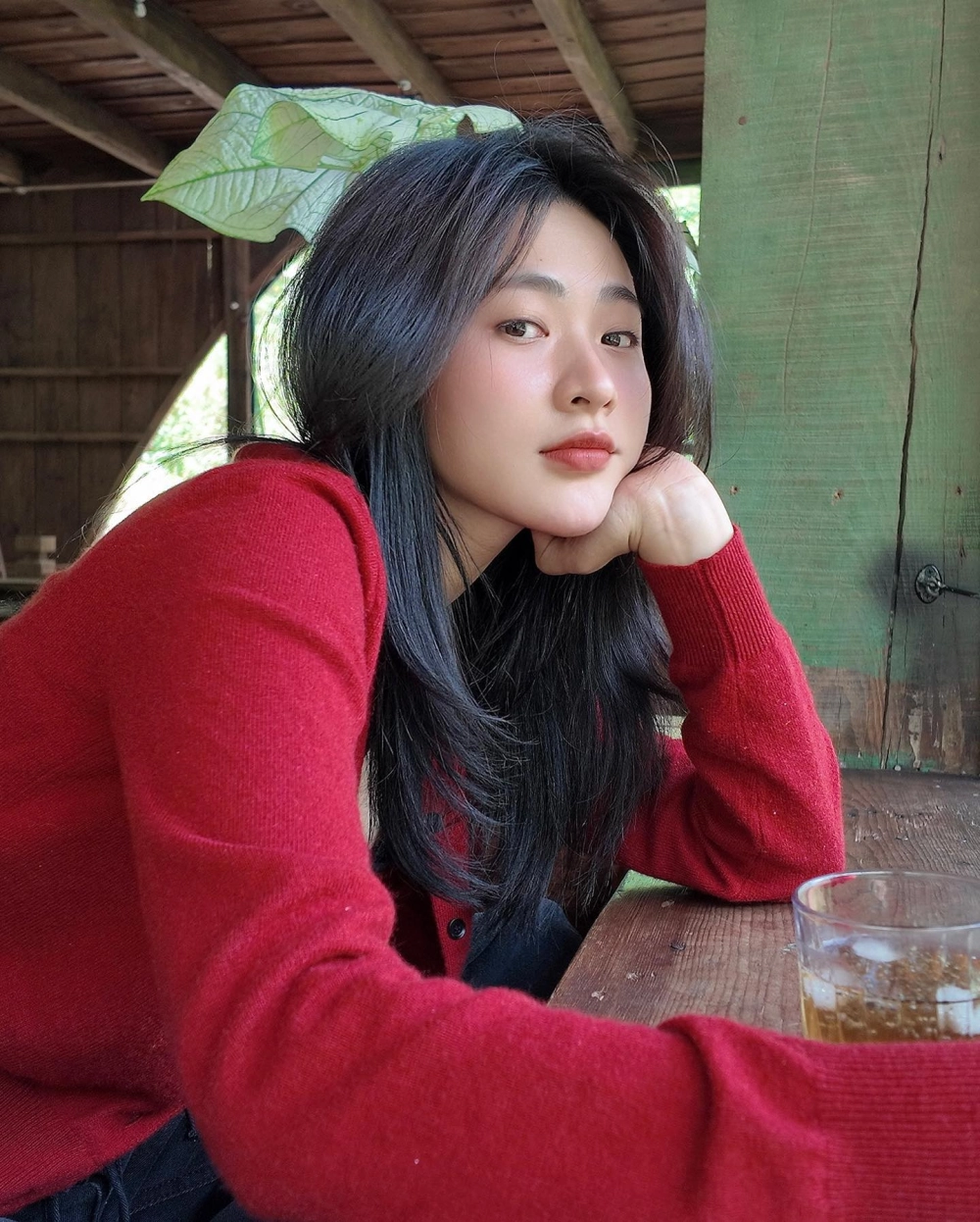 Gái đẹp cute với gương mặt trong sáng và phong cách trẻ trung