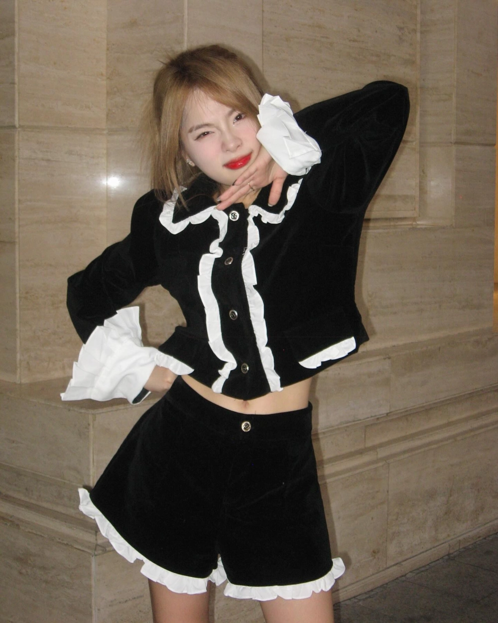 Tải avatar con gái cute, nét đẹp ngọt ngào cho mạng xã hội