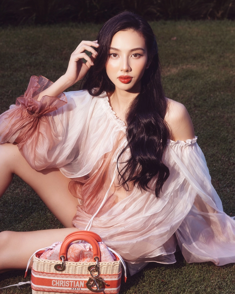 Hoa Hậu Thùy Tiên đăng quang Hòa Bình Quốc Tế 2021 ngày 4/12 