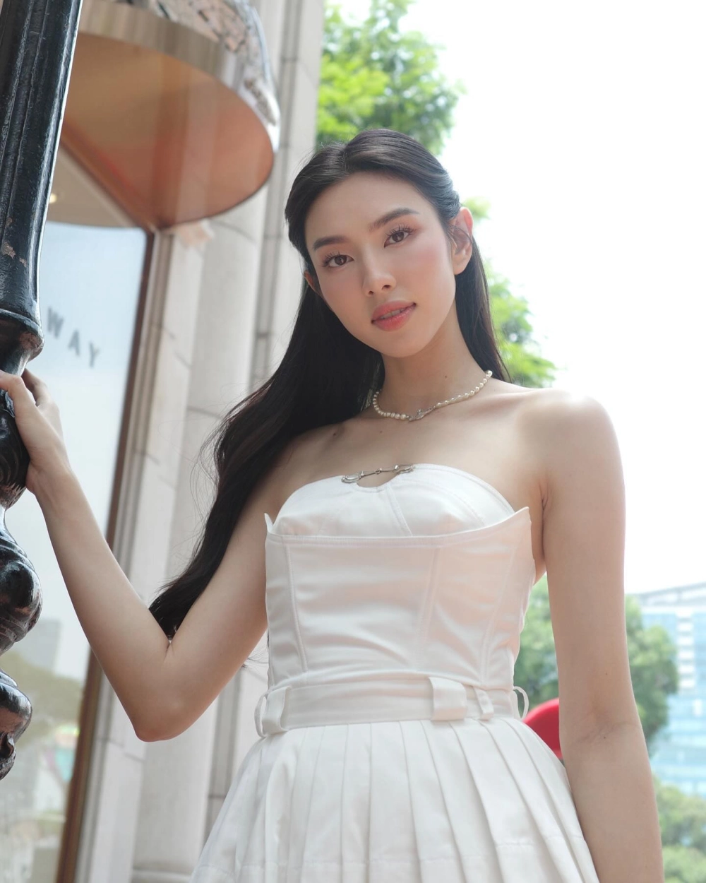 Hoa Hậu Hòa Bình 2021 Nguyễn Thúc Thùy Tiên Việt Nam đầu tiên 