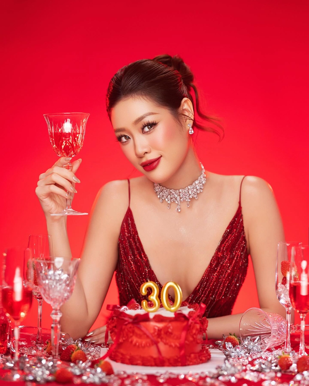 Hoa Hậu Nguyễn Trần Khánh Vân sinh 1995 TP. Hồ Chí Minh 1m75 Hoàn Vũ 2019 