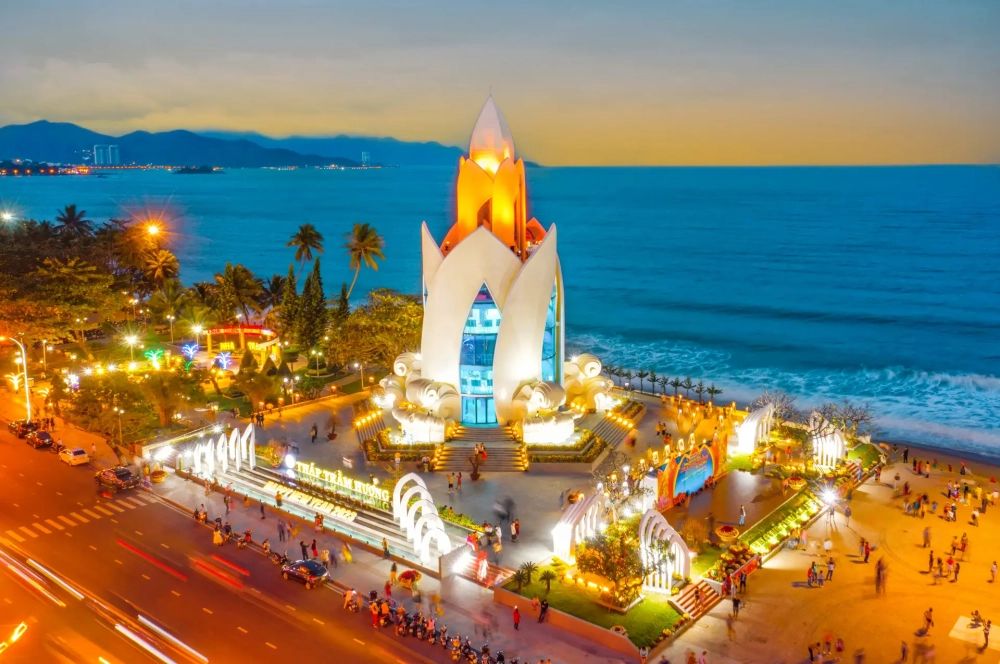 Thơ dịu dàng Nha Trang hồng