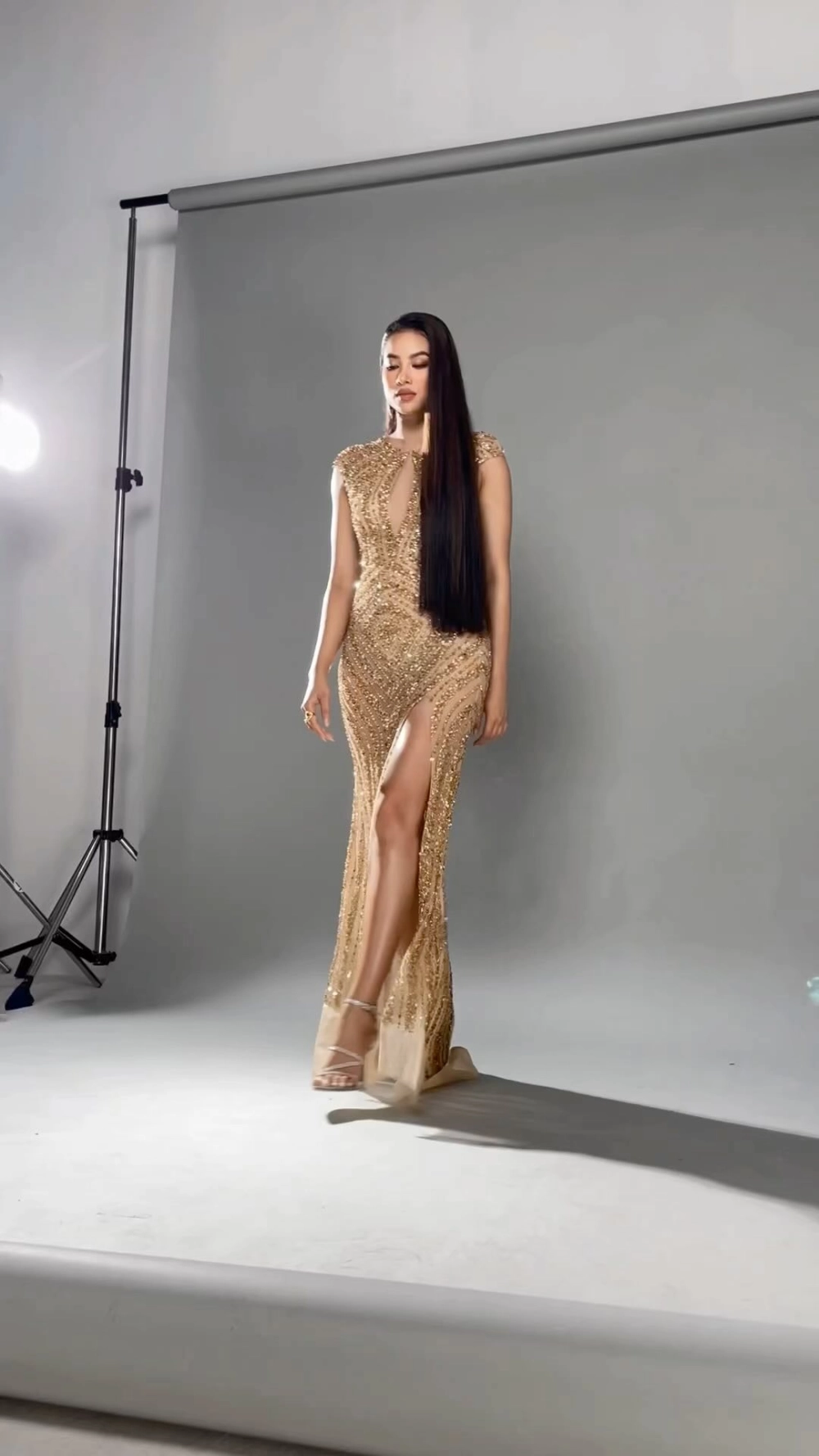 Cập nhật hình ảnh mới nhất trên Facebook Phạm Hương