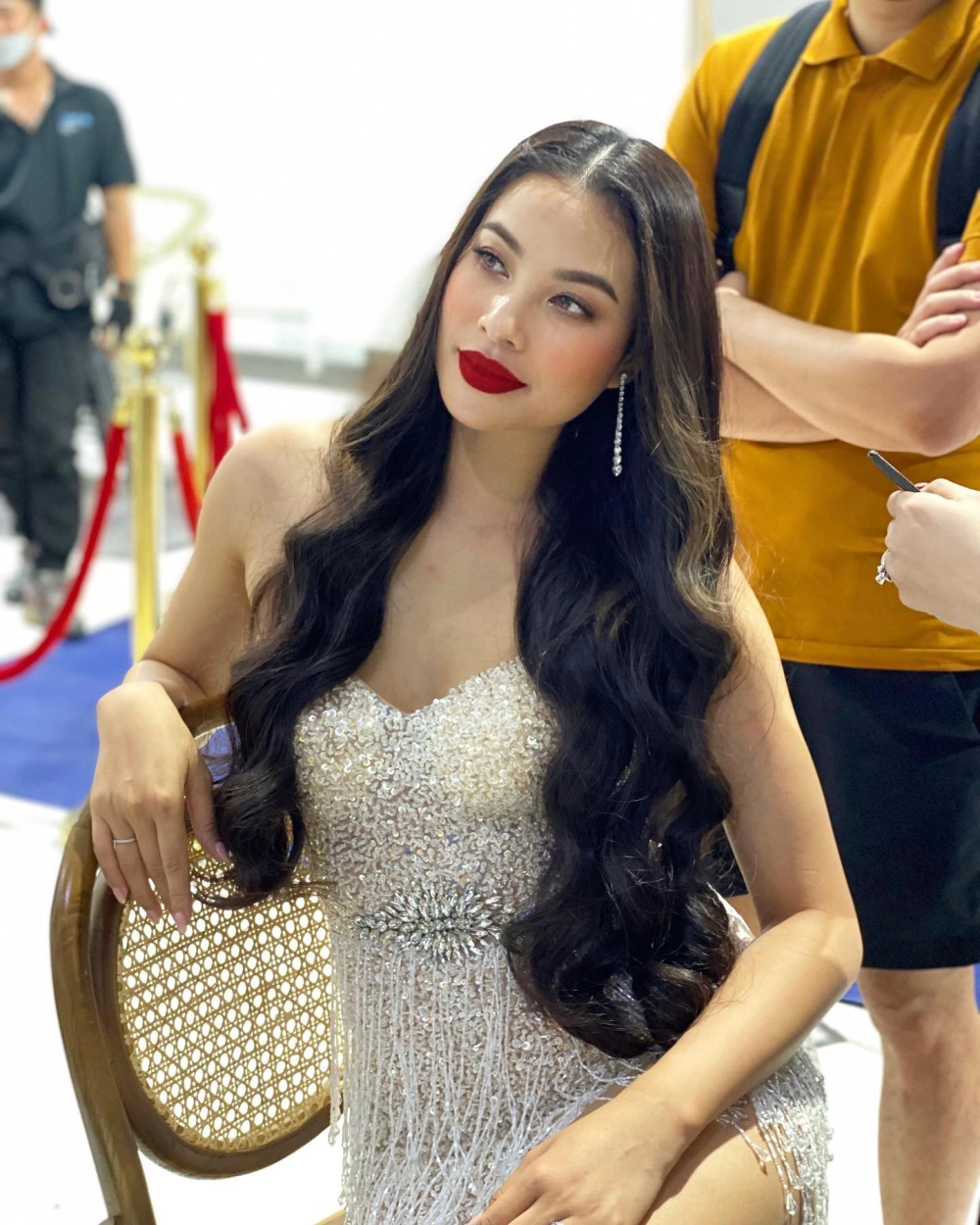 Nét đẹp nhẹ nhàng của Hoa hậu Huong Pham làm say lòng