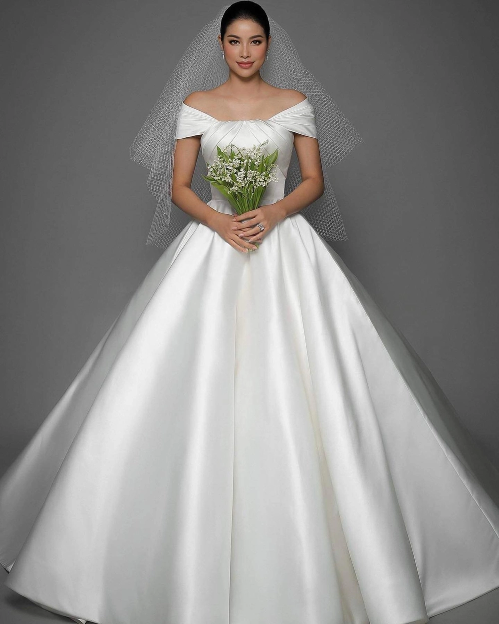 Thần thái đỉnh cao của Pham Huong hoa hau trong đêm chung kết