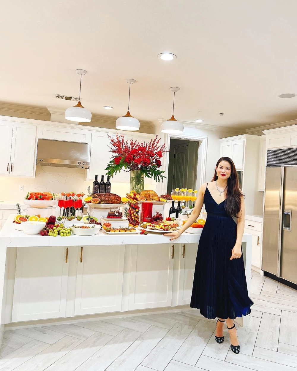 Hoa hậu Phạm Hương lộng lẫy khoe sắc trong sự kiện lớn