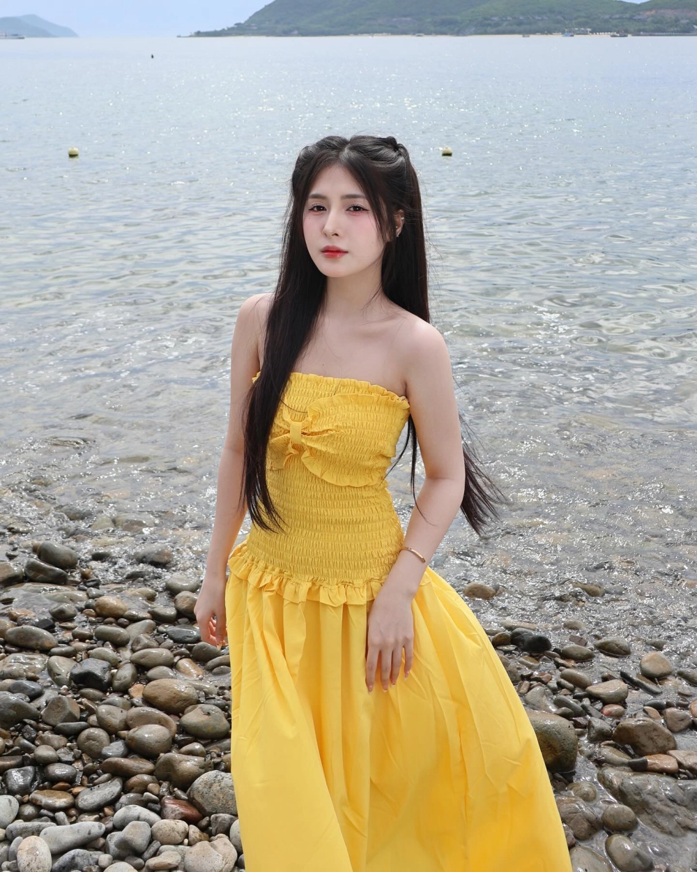 Quỳnh Alee tên thật là gì Bùi Thị Quỳnh fan Lý Tiểu Long 