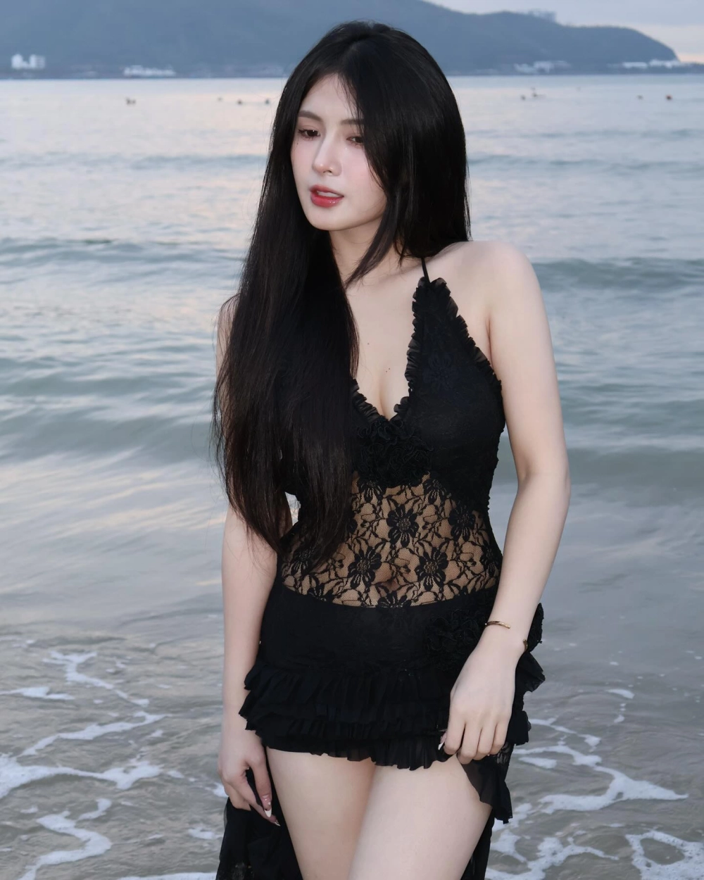 Chiêm ngưỡng ảnh gái bikini đẹp rực rỡ, cuốn hút