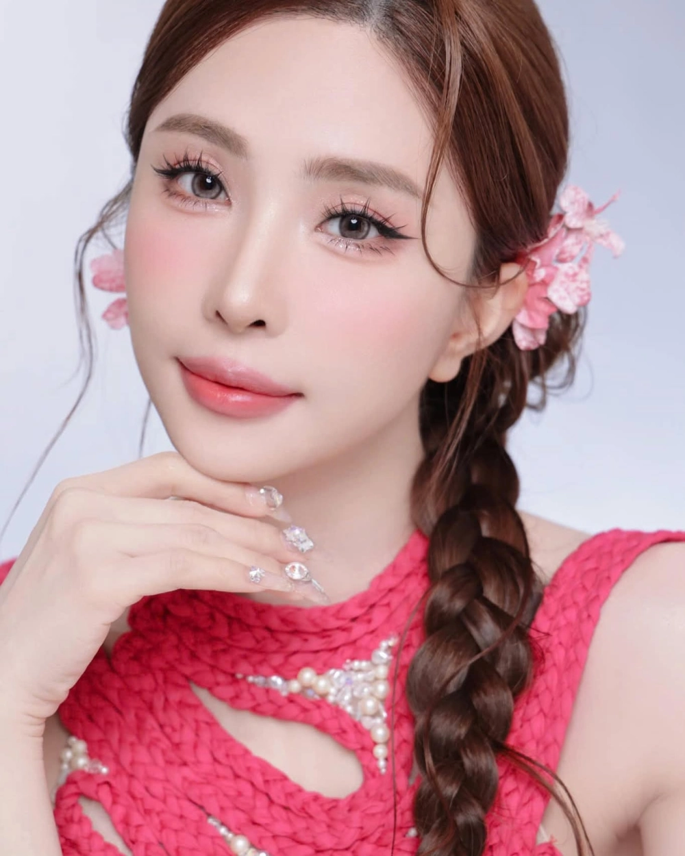 Gái xinh mạng Việt Nam nổi bật với vẻ đẹp hiện đại năng động