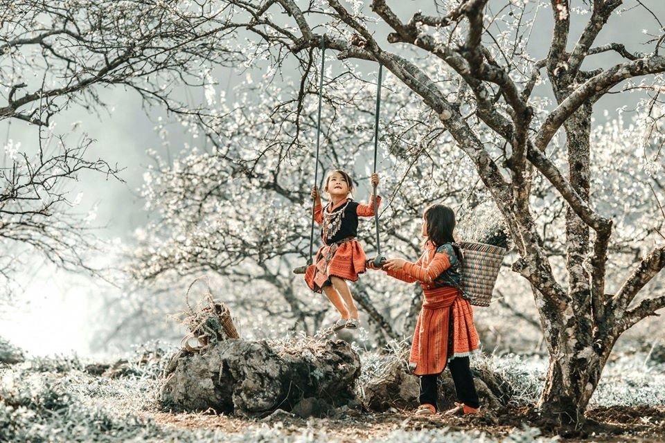 Sương phủ nhẹ đường lên Tây Bắc quanh co
