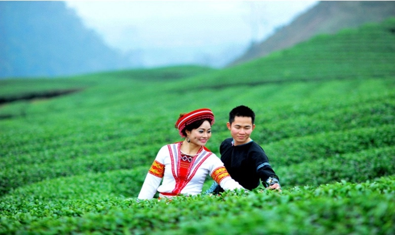 Tay nắm thật chặt anh có về cùng em không