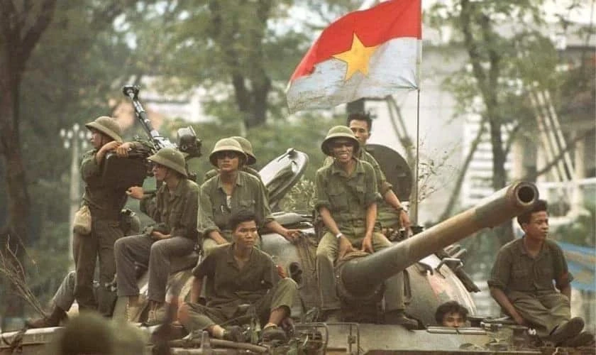 Ánh sáng bừng lên đêm 30/4/1975 bất diệt