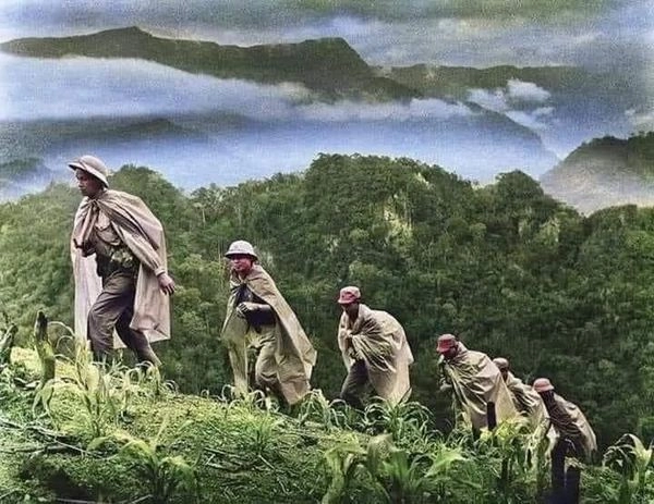 Tình đôi bờ Trường Sơn Đông Trường Sơn Tây