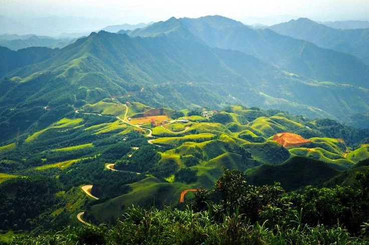 Bài ca Trường Sơn vang vọng trong bài thơ về tổ quốc thiết tha