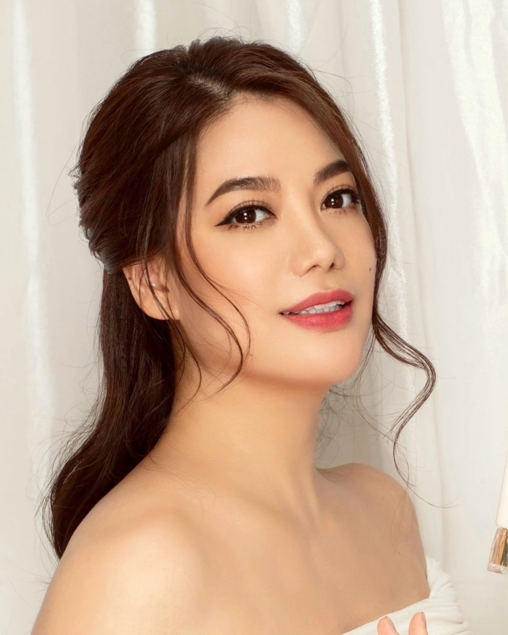 Tải avatar con gái cute, dễ thương cho mạng xã hội