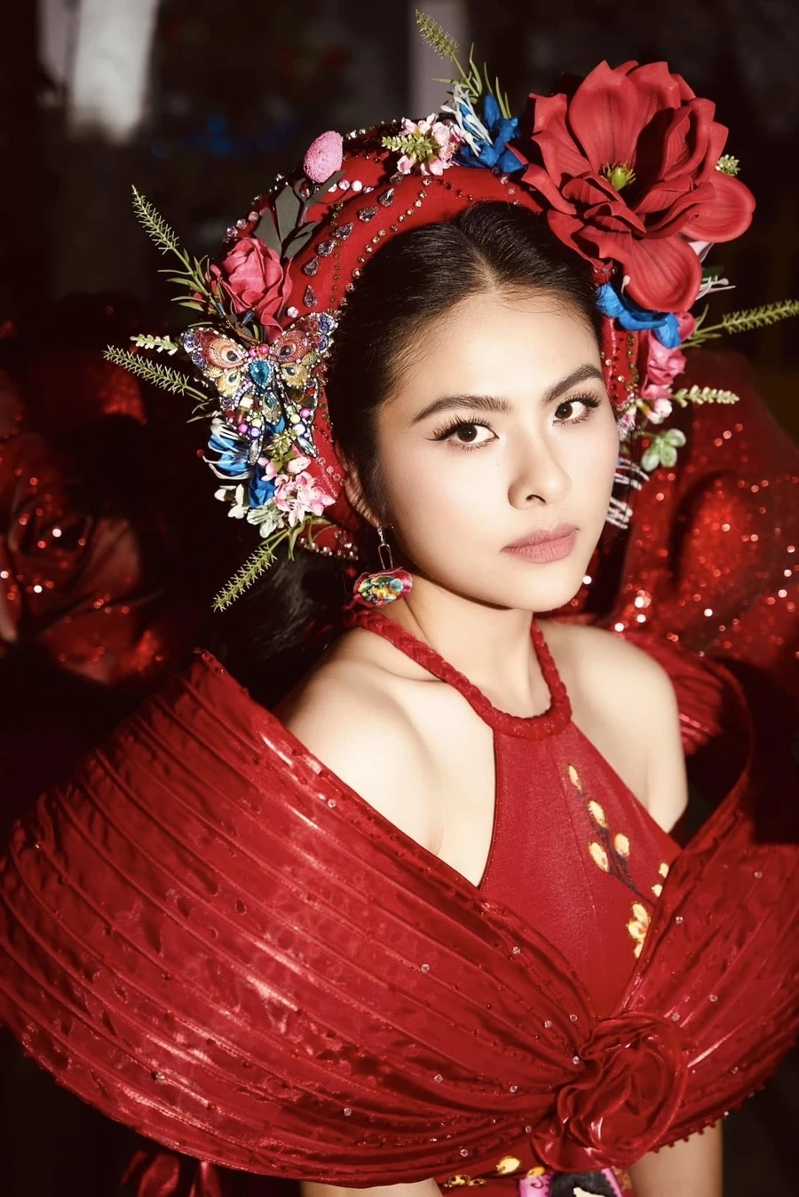 Hình ảnh Vân Trang quyến rũ từ áo dài đến phong cách hiện đại