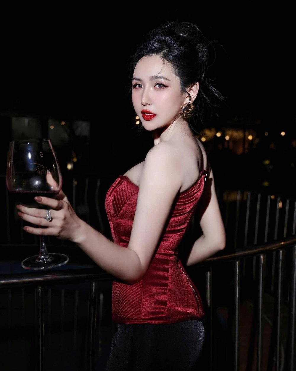 Bigo Viên Vibi hình ảnh quá khứ livestream gây tranh cãi 