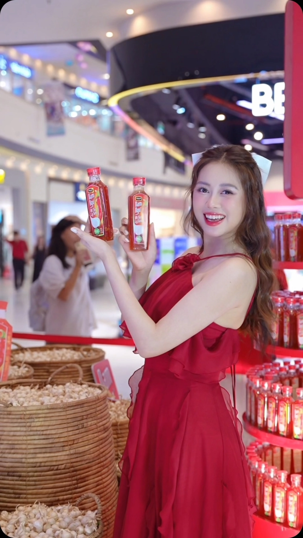 Việt Phương Thoa đóng phim ngắn với Yeah1 nổi tiếng tiktok 