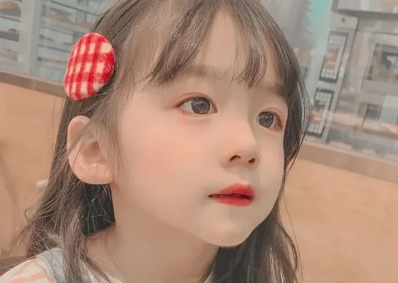 Tải ảnh nền bé gái chibi, phong cách nhỏ nhắn và đáng yêu
