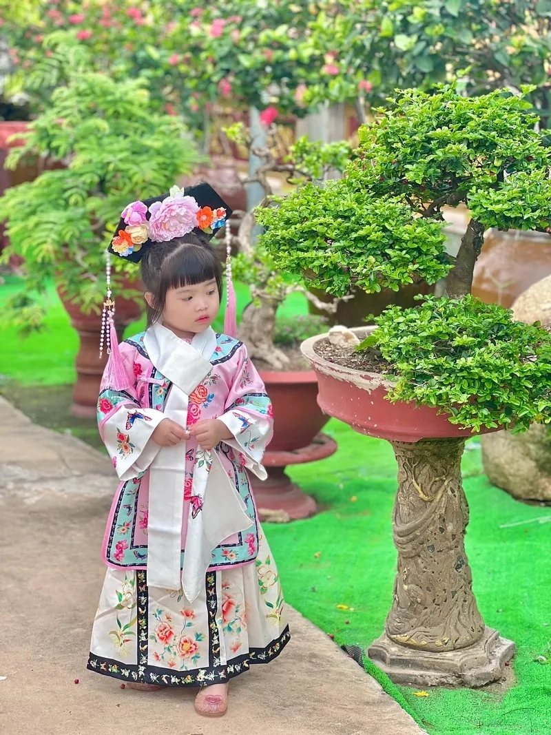 Hình ảnh bé gái xinh hút hồn người xem