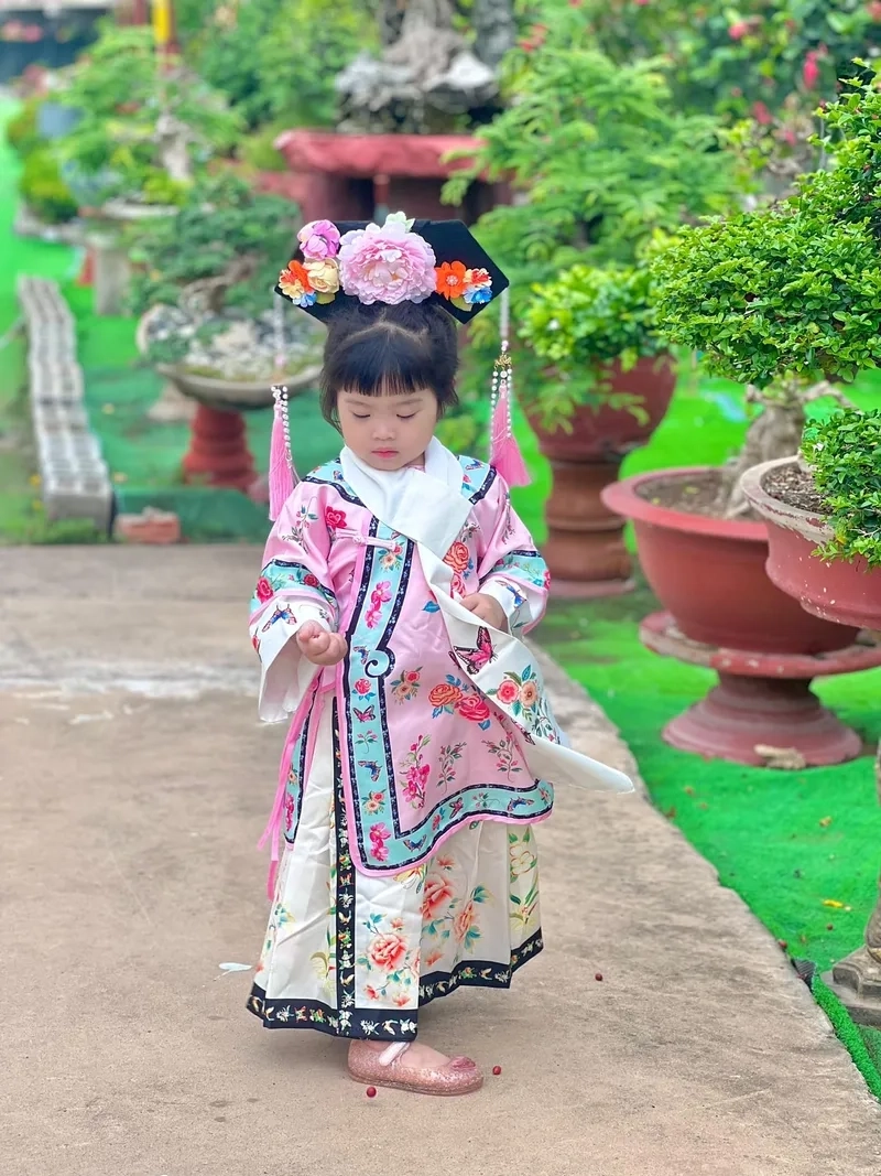Ảnh bé gái cute Trung Quốc với nét đẹp đáng yêu