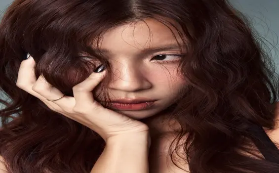 Đồng Ánh Quỳnh khiến người hâm mộ trầm trồ với ảnh mới lạ