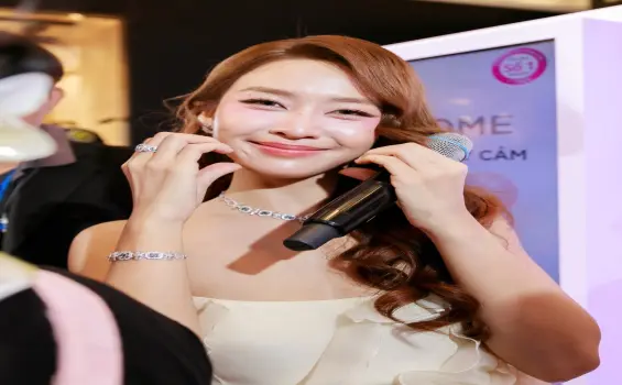 Tạo hình mới lạ khiến gái xinh cute chiếm trọn spotlight mạng xã hội