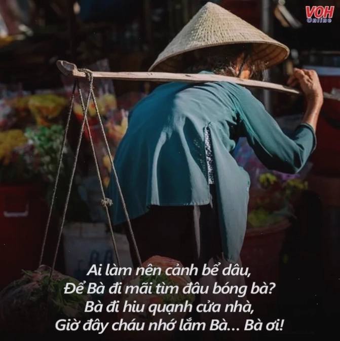 Bà và cháu cùng làm vườn