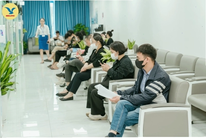 Bạn nên khám sức khỏe định kỳ tại cơ sở y tế đáng tin cậy
