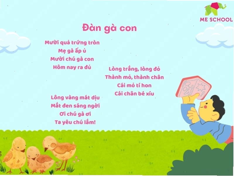 Bé gái 3 tuổi đang say sưa lắng nghe mẹ đọc thơ