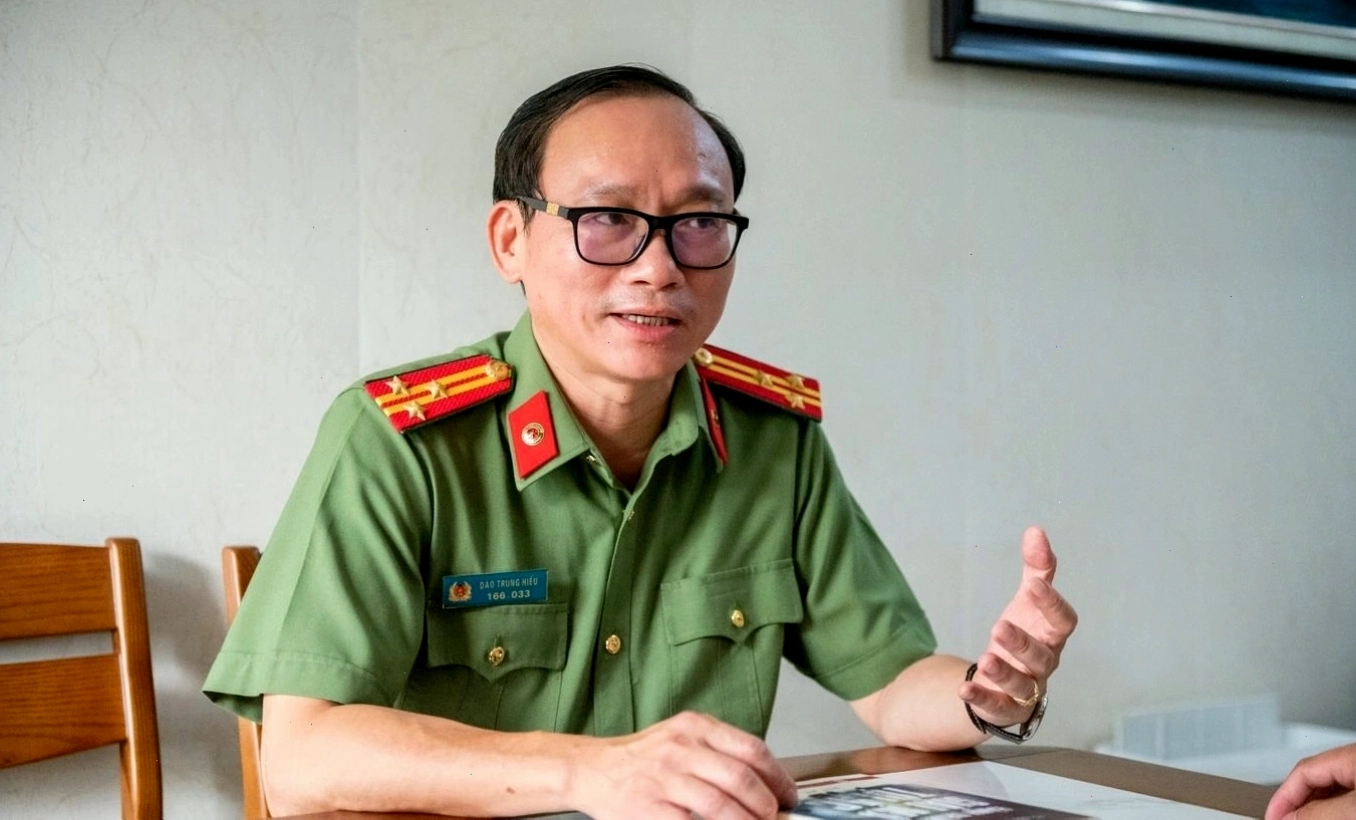 Biển cảnh báo khu vực nguy hiểm cần chú ý