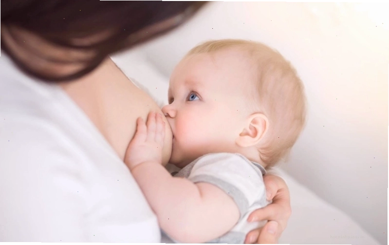 Biện pháp quấn băng để hạn chế bé mút tay