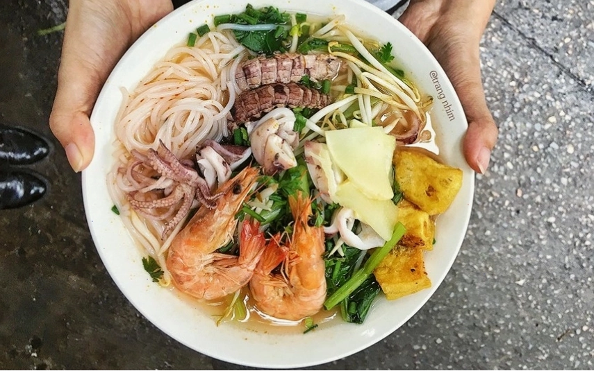 Các món ăn và đồ uống ấm nóng hỗ trợ giải cảm