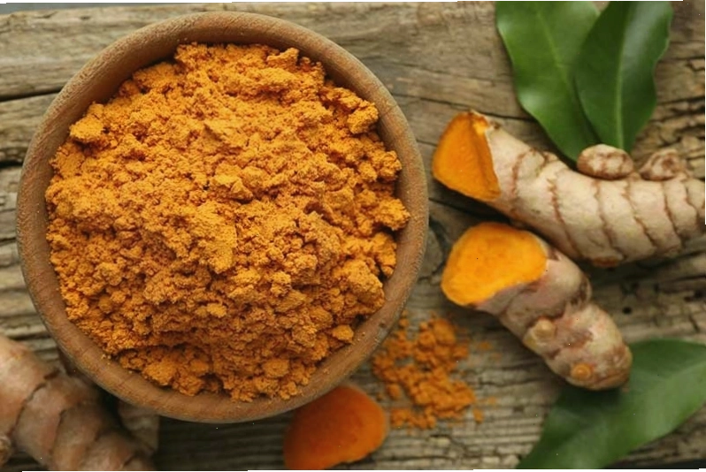Cách trị nám chân sâu bằng nghệ