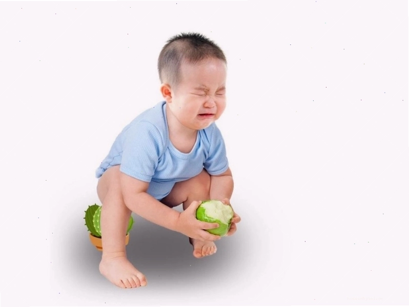 Cách trị táo bón cho trẻ theo dân gian