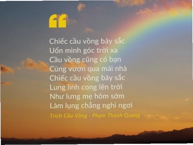 Cảnh núi non hùng vĩ với những dãy núi trùng điệp