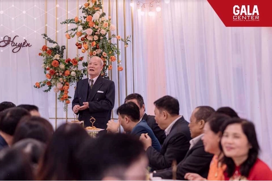 Chọn người đại diện gia đình cho lễ dạm ngõ