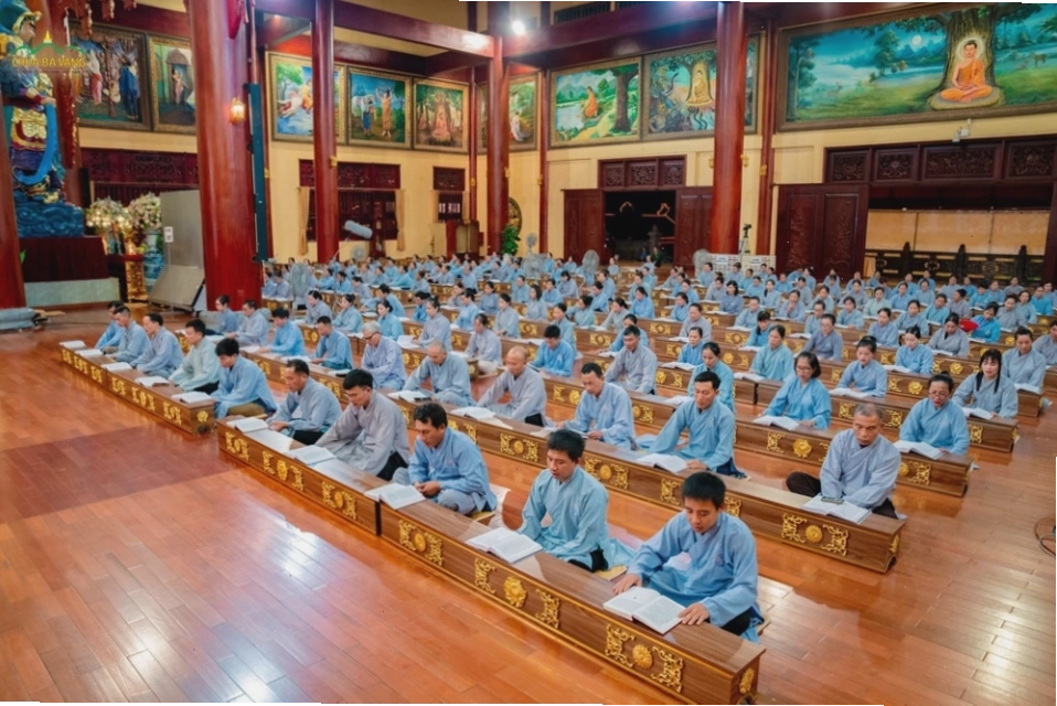 Chúng ta nên tinh tấn tu tập, tụng kinh để chuyển hóa duyên chết trùng