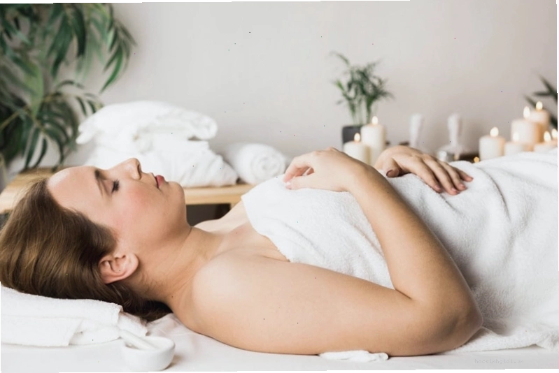 Chườm ấm bầu ngực và mát xa nhẹ là mẹo chữa mất sữa khá hiệu quả
