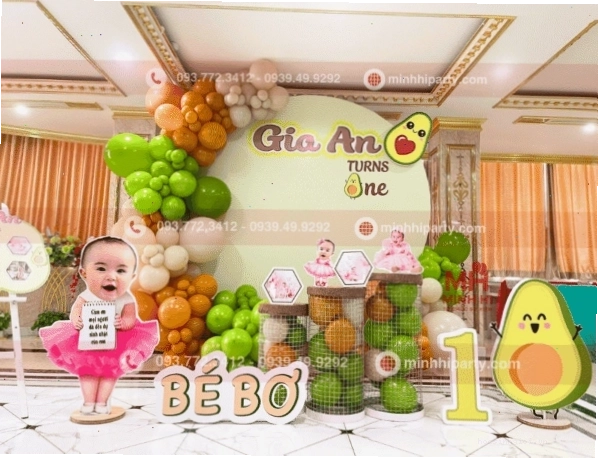 Dịch vụ trang trí phông nền sinh nhật bé gái chủ đề theo tên bé tại nhà